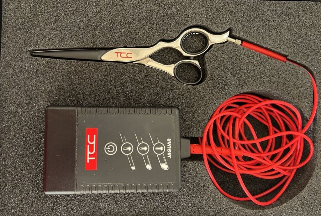 Hot Hairdressing scissors